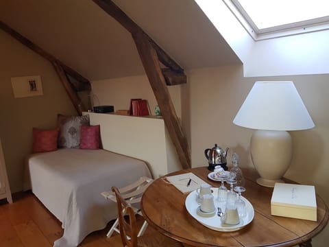 Comfort Quadruple Room | Premium bedding, individually decorated, individually furnished, desk