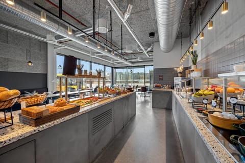 Daily buffet breakfast for a fee