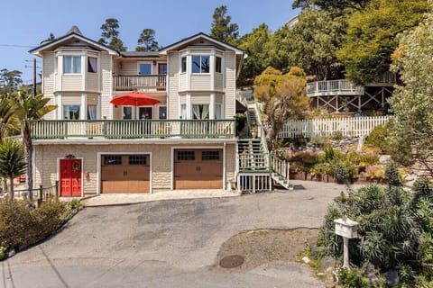Front View of Casa Victorian 