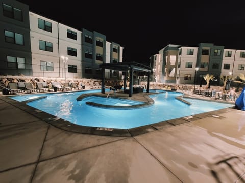 NEW Lazy River