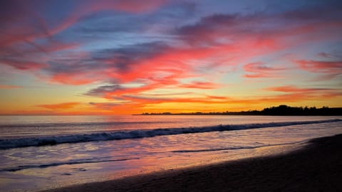 Epic sunsets at Seacliff beach ... just a 10 min walk from the house