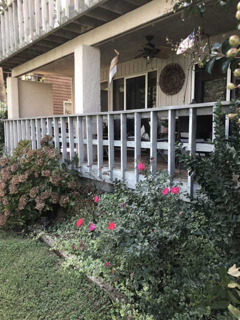 Enjoy the overlooking the lake from the deck.