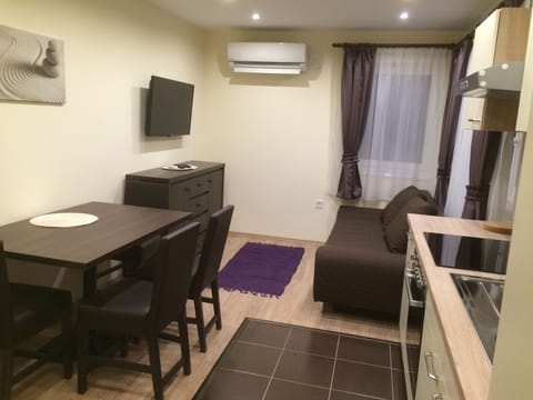 Apartment, 2 Bedrooms (Bella) | Private kitchen | Electric kettle