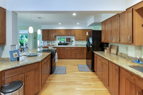 Huge well appointed kitchen