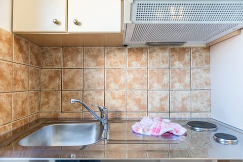 Apartment with Sea View and Car Rental (Category C+ car - free 2-way transfer from Chania airport) | Private kitchenette | Fridge, coffee/tea maker, electric kettle