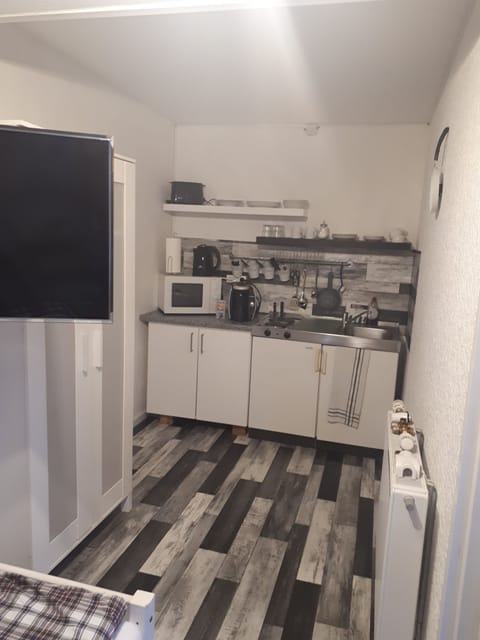 Basic Apartment, Private Bathroom | Private kitchen