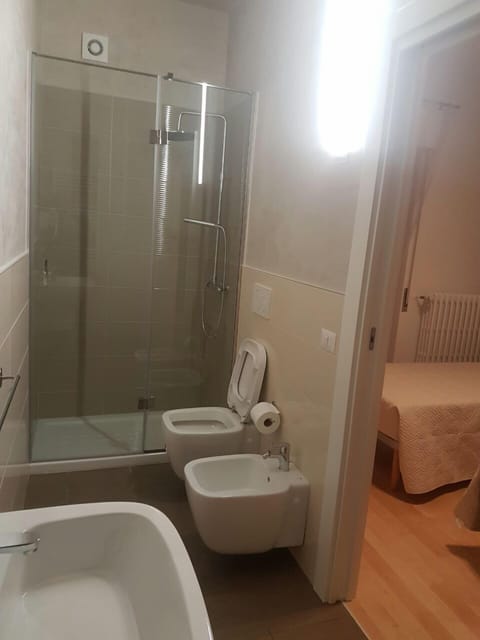Double Room, Garden View | Bathroom shower
