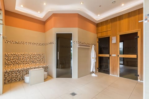 Body treatments, hydrotherapy, aromatherapy, hot stone massages