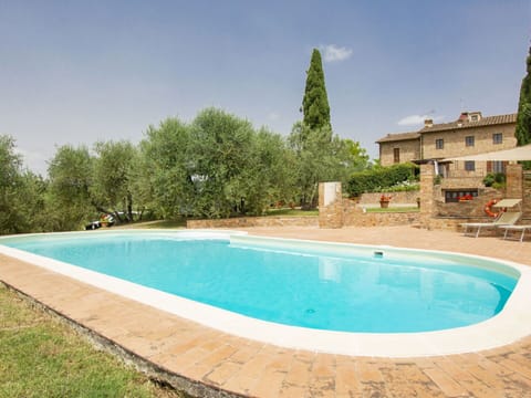 Water, Sky, Water Resources, Building, Property, Swimming Pool, Plant, Azure, Tree, Architecture
