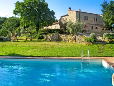 Swimming Pool, Property, Natural Landscape, Building, House, Estate, Leisure, Villa, Real Estate, Water