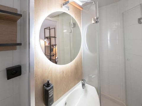 Standard Room, 1 Double Bed | Premium bedding, desk, laptop workspace, blackout drapes