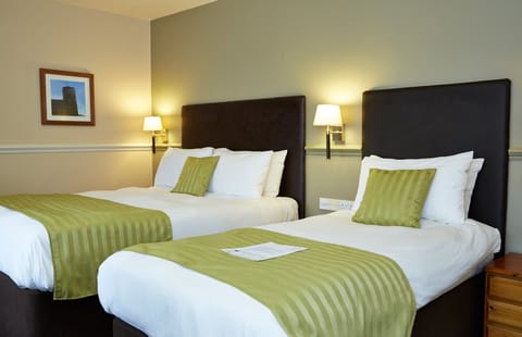 Twin Room | Iron/ironing board, free WiFi