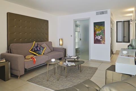 Duplex, 1 Bedroom, 2 Bathrooms, Sea View (Privilège) | Minibar, in-room safe, individually furnished, desk