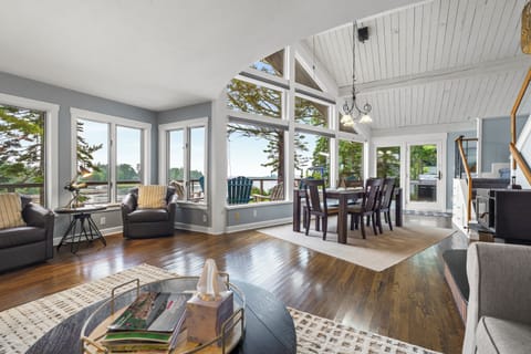 Living room into dining room area
