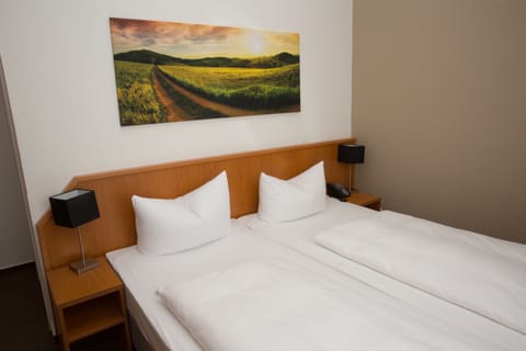 Double Room | Hypo-allergenic bedding, minibar, in-room safe, desk