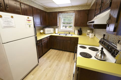 Fully equipped kitchen.