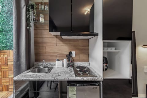 Luxury Suite | Private kitchenette