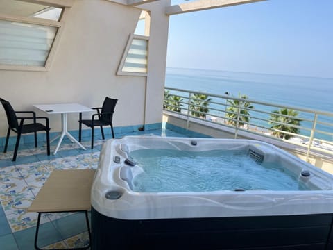 Deluxe Room, Sea View | Desk, blackout drapes, free WiFi, wheelchair access