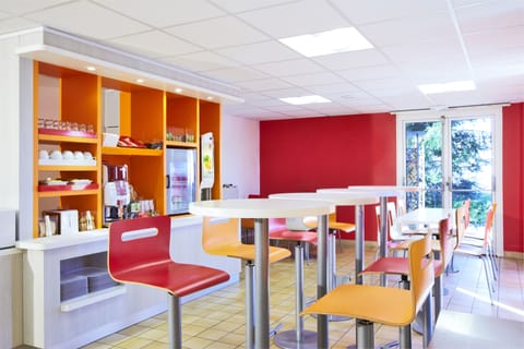 Daily continental breakfast for a fee