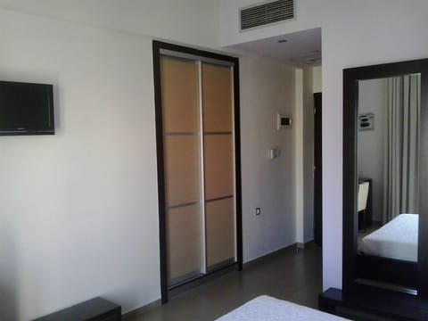 Minibar, in-room safe, desk, soundproofing