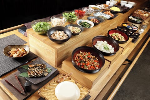 Daily buffet breakfast for a fee