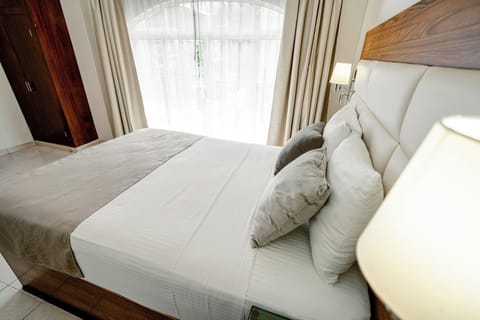 Junior Double Room, 2 Double Beds, City View, Tower | Premium bedding, iron/ironing board (on request), WiFi (free)