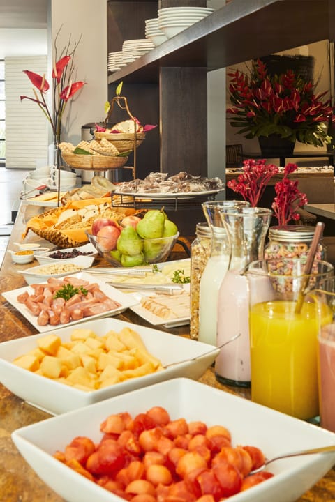 Daily buffet breakfast for a fee