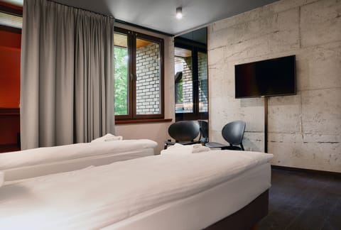 Desk, laptop workspace, iron/ironing board, free WiFi