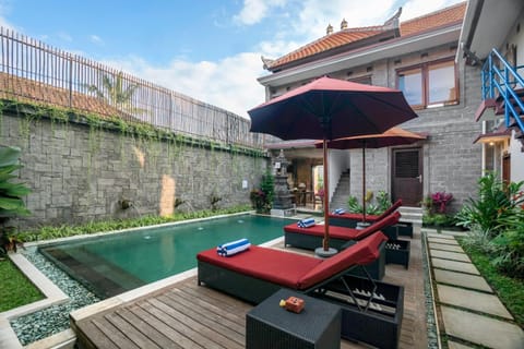 Outdoor pool, pool umbrellas