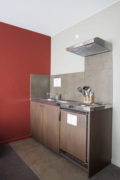 Coffee/tea maker, electric kettle