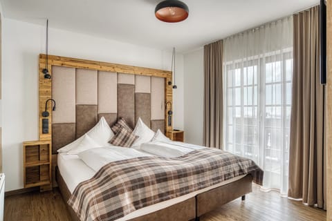 Junior Suite | Individually decorated, individually furnished, desk, free WiFi