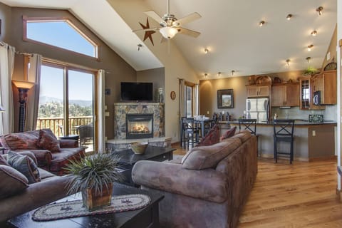 Condo, 2 Bedrooms | Living area | TV