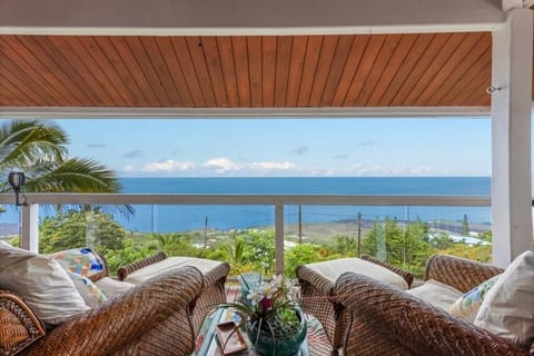 Beautiful and incredibly relaxing ocean views of the coast and panorama. 