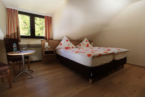 Economy Double or Twin Room | In-room safe, blackout drapes, free WiFi, bed sheets