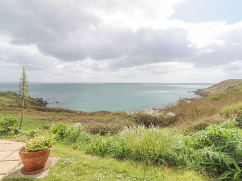 Cottage | Property grounds