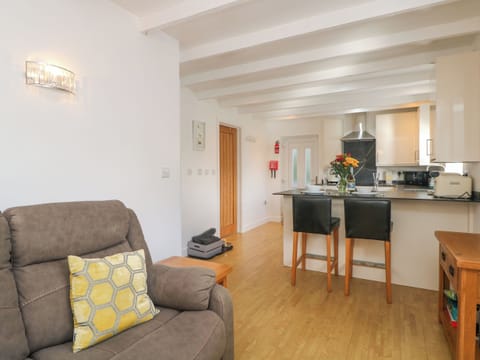 Cottage | Living area