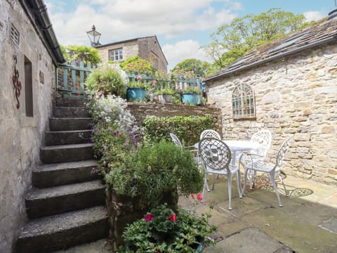 Cottage | Property grounds