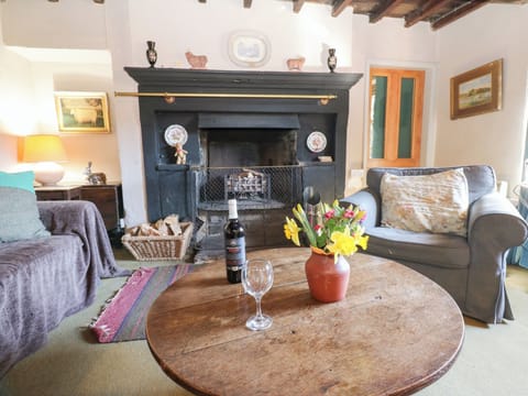 Cottage | Living area | TV, DVD player