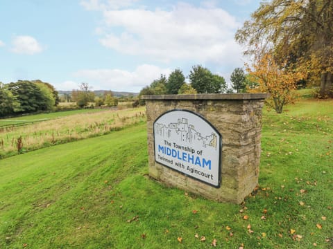 Cottage | Property grounds