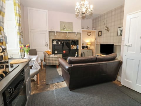 Cottage | Living area | TV