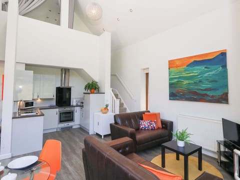 Cottage | Living area | TV