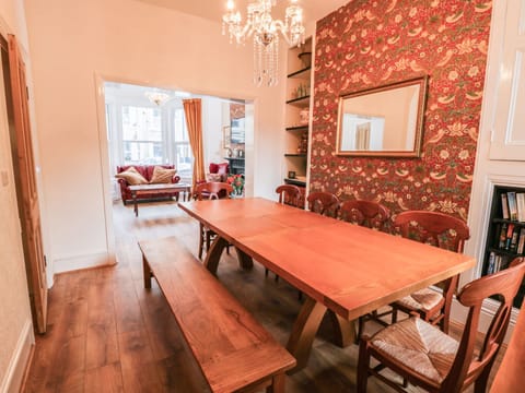 Cottage | Interior