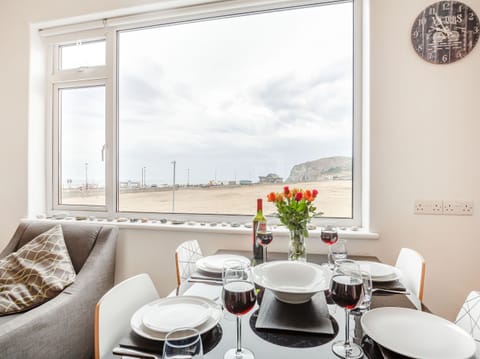 Cottage | Private kitchen | Stovetop, dishwasher, highchair, cookware/dishes/utensils