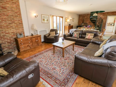 Cottage | Living room | TV, table tennis
