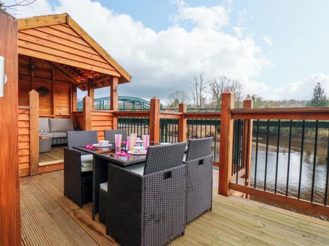 Cottage | Outdoor dining