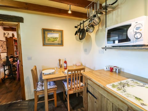 Cottage | Dining