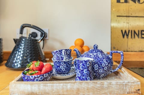 Cottage | Private kitchen | Cookware/dishes/utensils