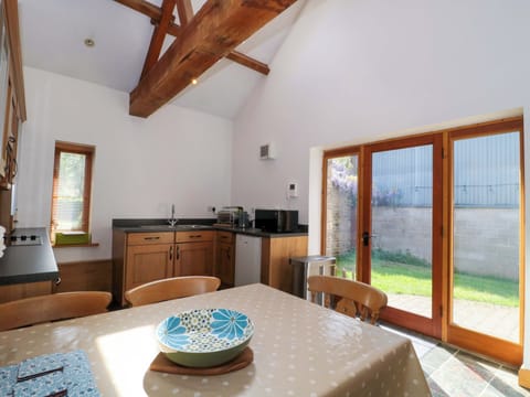 Cottage | Dining