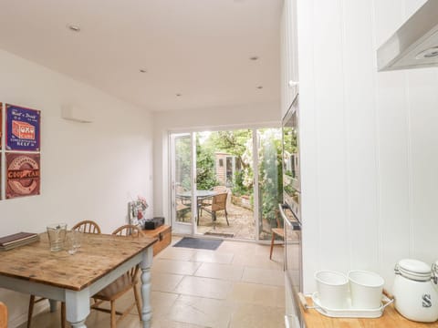 Cottage | Interior