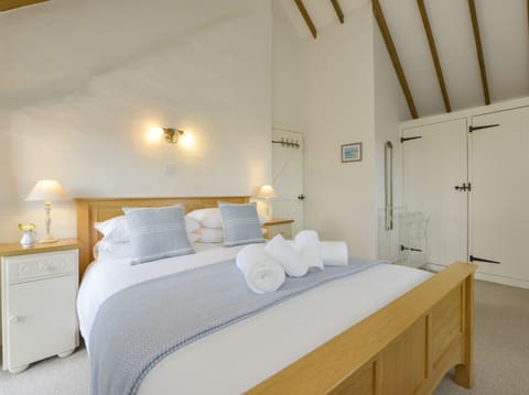 Cottage | 2 bedrooms, individually decorated, individually furnished, free WiFi
